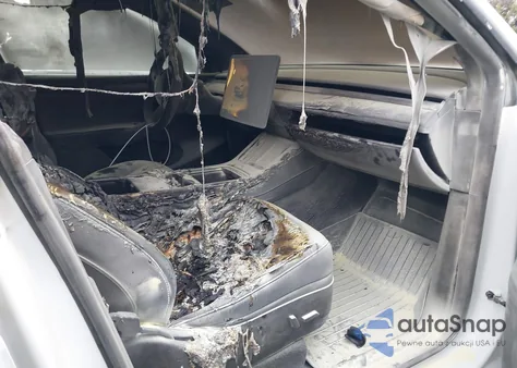 2023 Tesla Model Y Awd/Long Range Dual Motor All-Wheel Drive z USA, uszkodzony, nr VIN 7SAYGAEEXPF582955